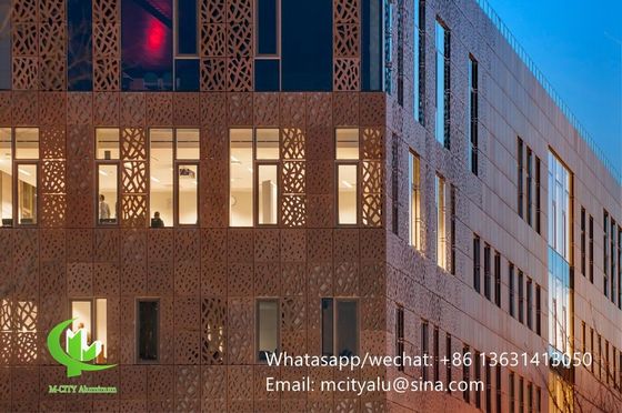 お買い得 カスタムファサードパネルおよび壁被覆用の厚さ2mmのPVDF塗装穴あきアルミニウムシート オンライン