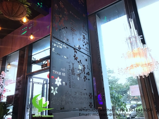 バルコニー玄関窓のための様々なデザインのレーザー切断パネルを持つ金属アルミニウム彫刻スクリーンパネル
