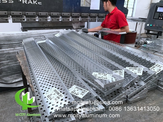 レーザーカットシート 粉末で覆われた アルミニウム CNC 彫刻 装飾パネル 壁面パネル 壁面パネル 装飾パネル