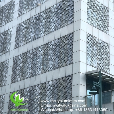 中国 PVDF 建物の外面に使用される金属アルミ孔付き標準パネル