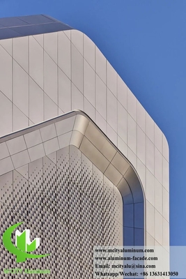 建築用壁面用の孔付アルミ面板の形と色
