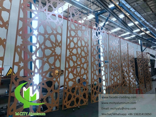 穴を開ける金属フェサードパネル アルミスクリーン 固体アルミ 3mm 厚さの粉末で塗装された 建物の壁カバー