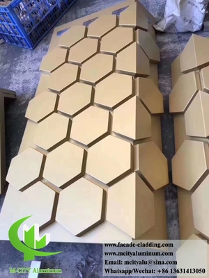3D形金属シート 壁カバー 建物のファサードのための金属スクリーン アルミニウム耐久性