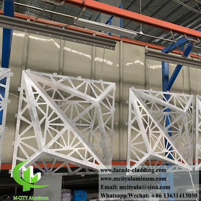 固体アルミパネル 3D金属コーティング設計 防火防腐 PVDF スライバー色 3mm 厚さ