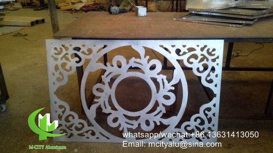 お買い得 1000x2000mmのカスタムパターン付き粉体塗装パンチングアルミニウムパネル（ファサードクラッディング用） オンライン