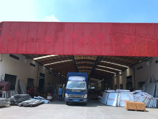 お買い得 ファサードクラッド用の粉体塗装表面を持つカスタムアートパターン穴あきアルミニウムパネル（標準サイズ1000x2000mm） オンライン