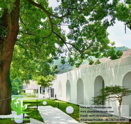 お買い得 粉体塗装された穴あきアルミニウム製ファサードパネル、カスタマイズ可能なサイズとCNCレーザーカットデザイン オンライン