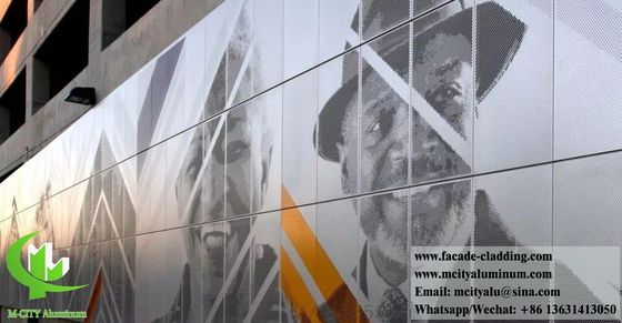 お買い得 カスタムRALカラーの3mm PVDF塗装穴あきアルミニウム外壁パネル（クラッド用） オンライン